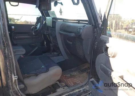 2010 Jeep Wrangler Unlimited Sport z USA, uszkodzony, nr VIN 1J4BA3H14AL217968